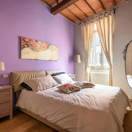 Apartment In Arezzo